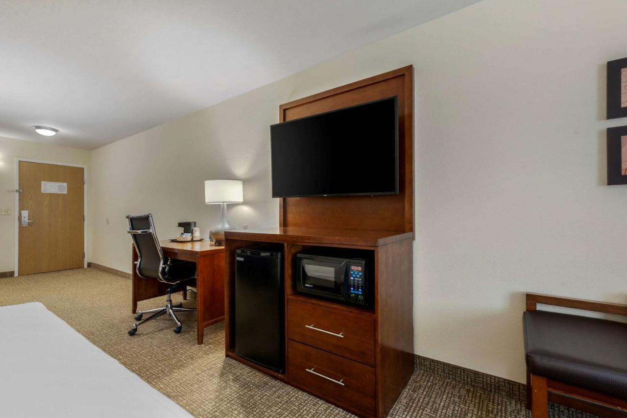 Comfort Suites Johnson Creek Conference Center Eksteriør bilde