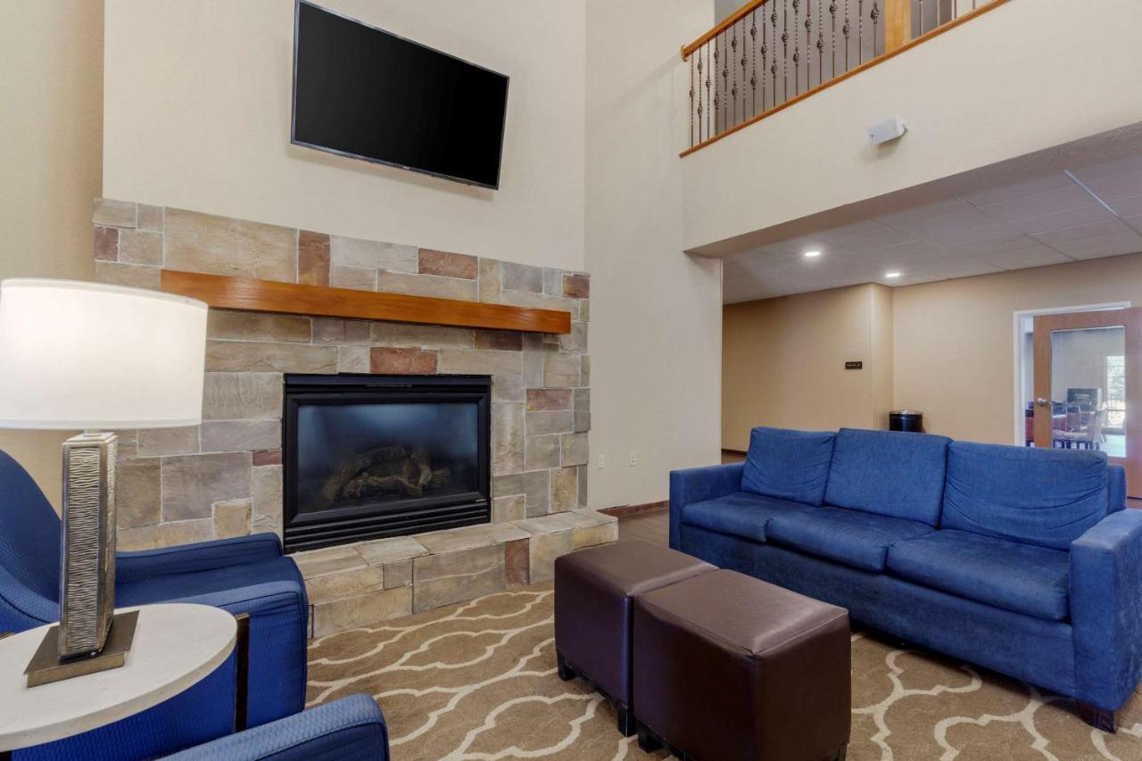 Comfort Suites Johnson Creek Conference Center Eksteriør bilde