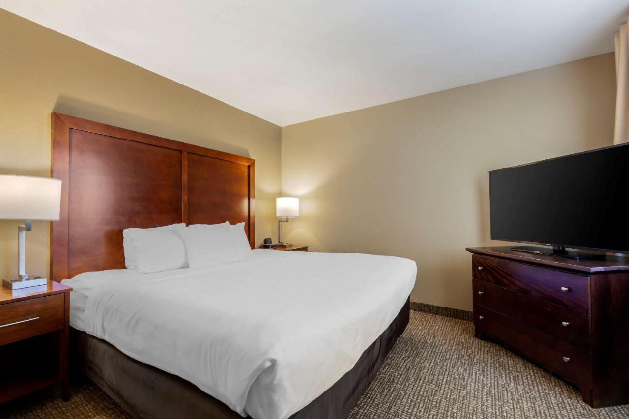 Comfort Suites Johnson Creek Conference Center Eksteriør bilde