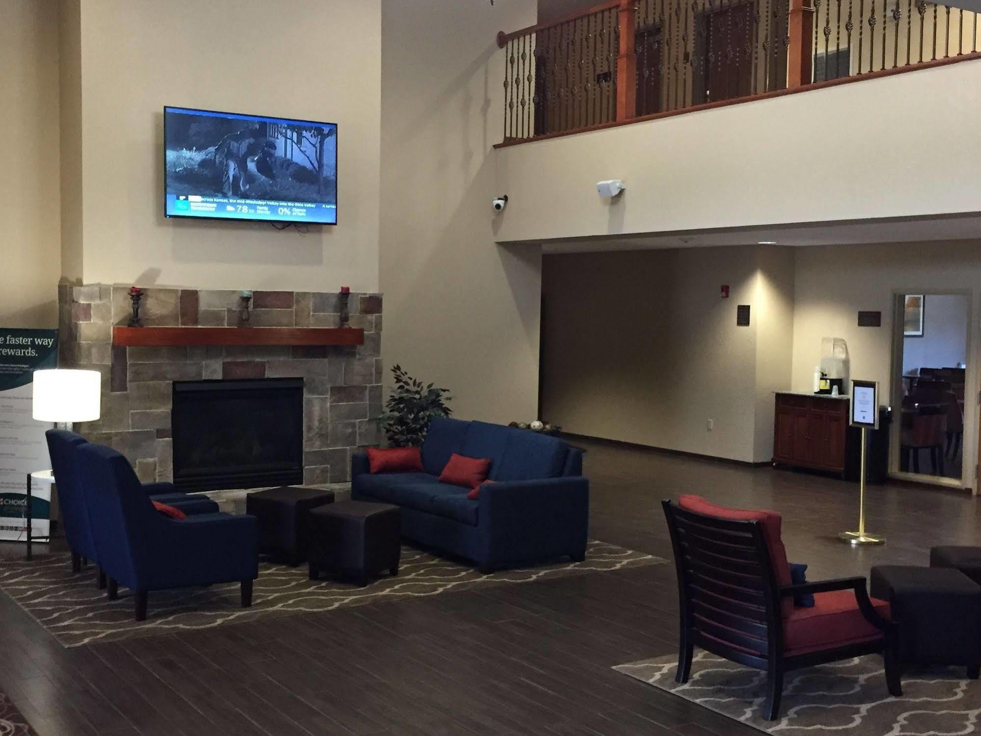 Comfort Suites Johnson Creek Conference Center Eksteriør bilde
